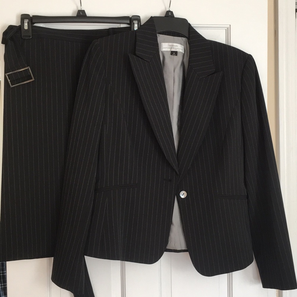 Tahari two piece suit